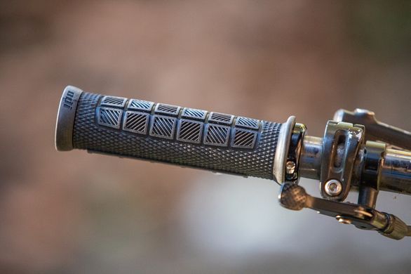 Грипси ODI Elite Pro, V2.1 Lock-On Yeti Edition