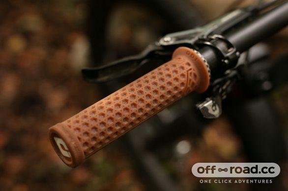 Грипси ODI Vans v2.1 Lock-On MTB Closed End 135mm Black Checker