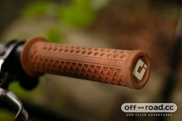 Грипси ODI Vans v2.1 Lock-On MTB Closed End 135mm Black Checker