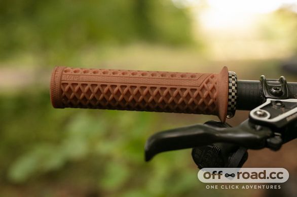 Грипси ODI Vans v2.1 Lock-On MTB Closed End 135mm Black Checker