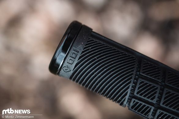 Грипси ODI Reflex v2.1 Lock-On MTB Closed End 135mm Orange